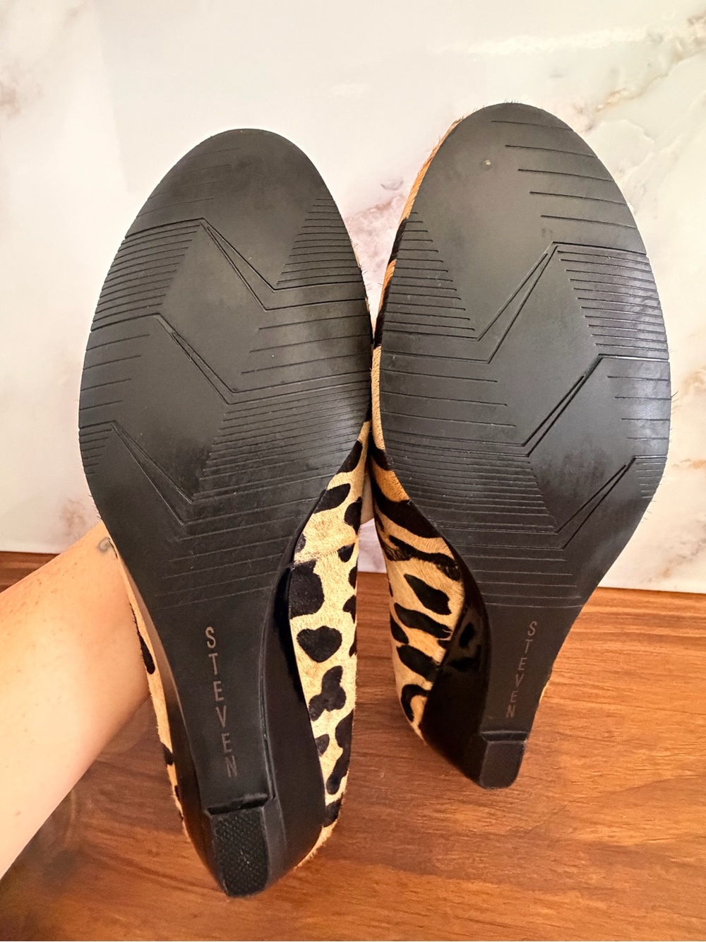 Leopard print Ballet wedge in Tan and Black - Picture 7 of 7